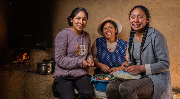 Girls jumping in the Woman having dinner