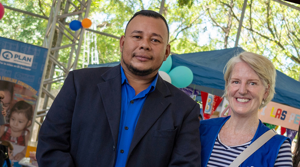 Plan Canada CEO Lindsay Glassco stands next to Chalatenango Centro mayor Martín Leiva.