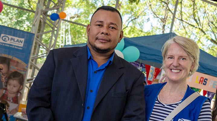 CEO Lindsay Glassco with Chalatenango Centro mayor Martín Leiva, who was sponsored as a child 